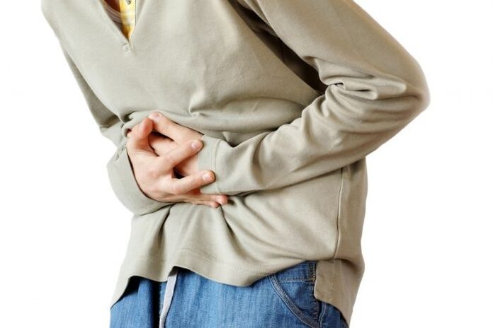 krampjveida sāpes vēderā izraisa difilobotriāzi